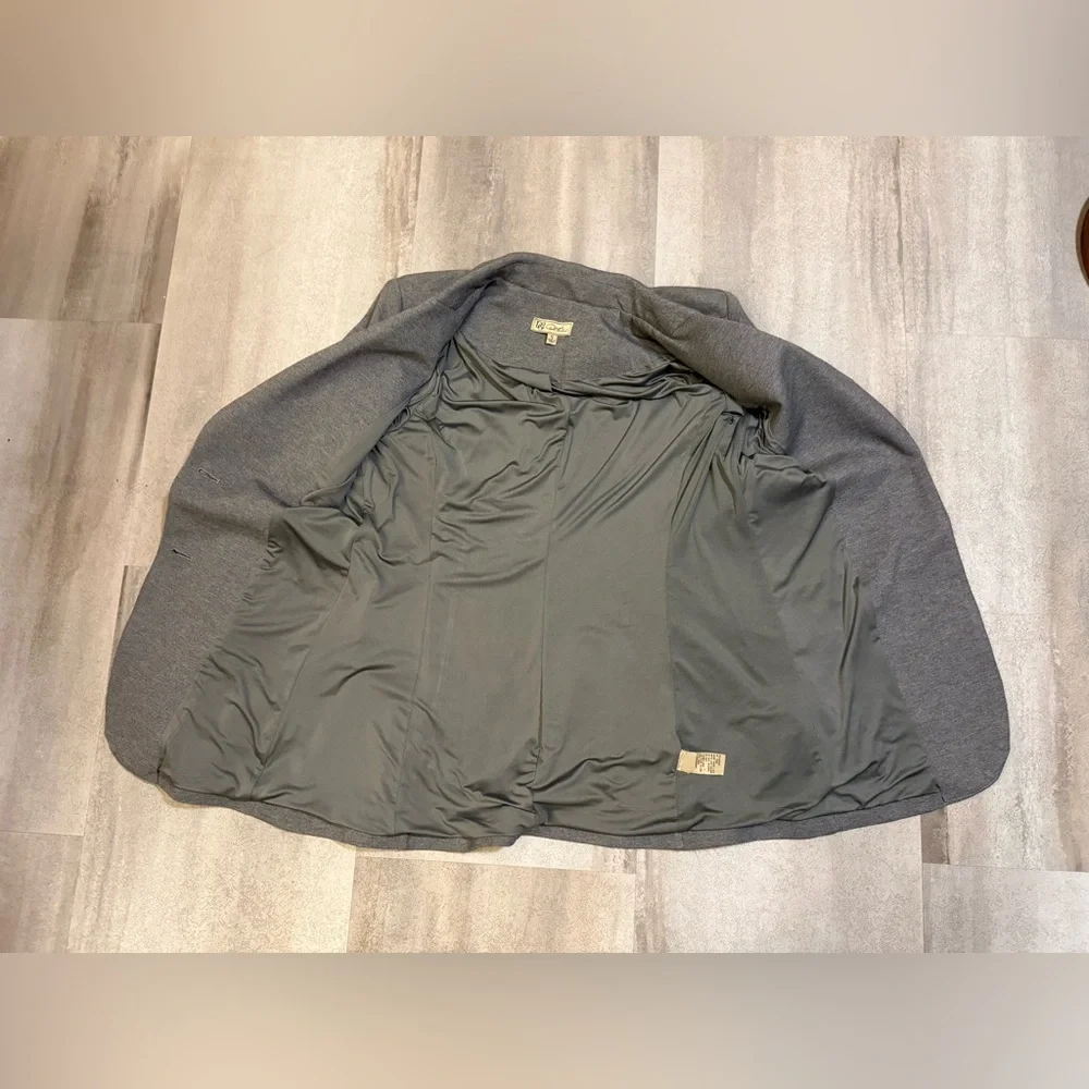 DC Gray Women's Blazer with Zipper Accents